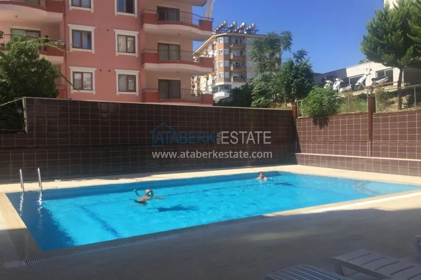 Квартира в центре Алании, трехкомнатная с мебелью и застекленным балконом 2 