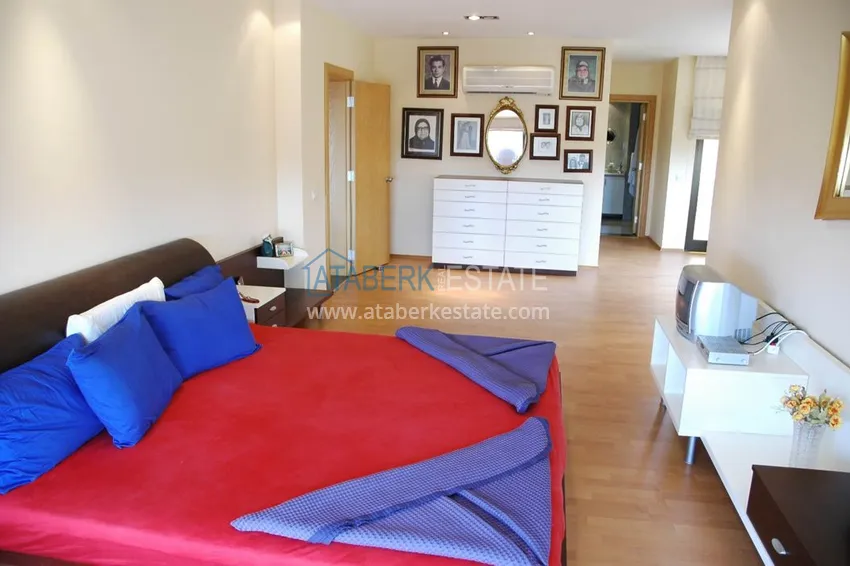 Приобрести Отдельно стоящая вилла в Кестеле – бассейн, газификация, солнечные батареи 32 