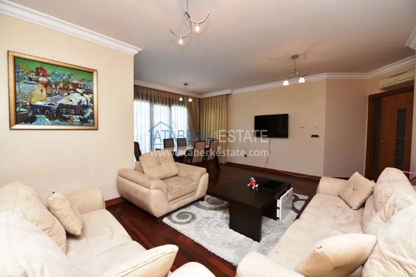 Приобрести Квартира в Алании четырехкомнатная с отдельной кухней в элитном комплексе 4 