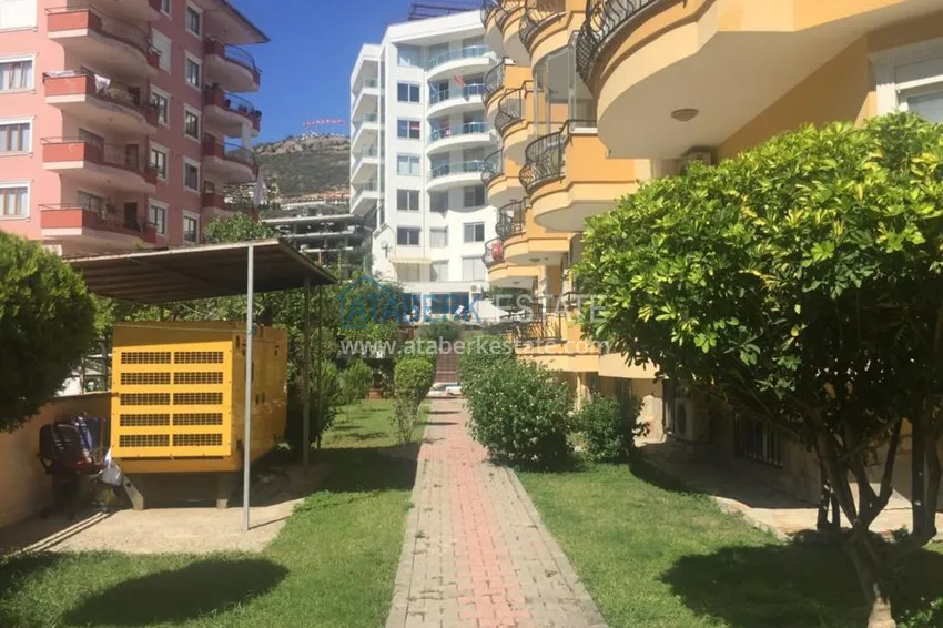 Квартира в центре Алании, трехкомнатная с мебелью и застекленным балконом 4 