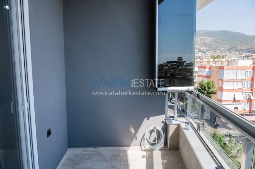 Приобрести Пентхаус в Алании с мебелью в районе пляжа Клеопатра 4 