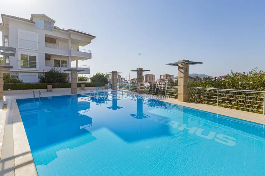 Садовый дуплекс в районе Джикджилли с мебелью в жилом комплексе класса-люкс 5 