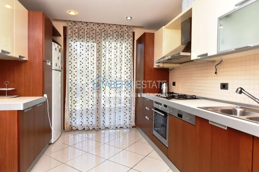 Приобрести Квартира в Алании четырехкомнатная с отдельной кухней в элитном комплексе 6 