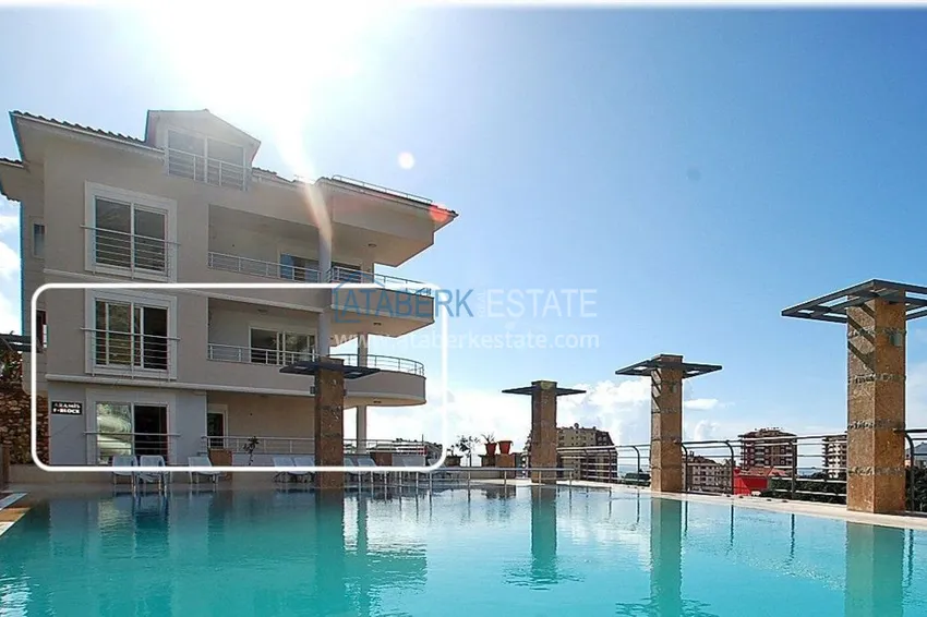 Садовый дуплекс в районе Джикджилли с мебелью в жилом комплексе класса-люкс 3 