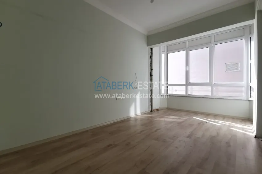 Приобрести Квартира в центре Алании с отдельной кухней и видом на море - первая береговая 12 