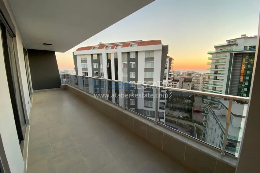 Приобрести Квартира в Махмутларе четырёхкомнатная с отдельной кухней  12 