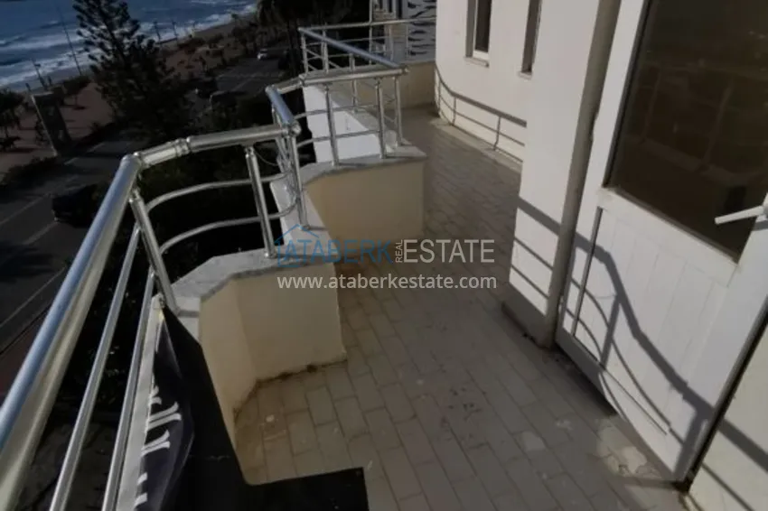 Приобрести Квартира в центре Алании с отдельной кухней и видом на море - первая береговая 17 