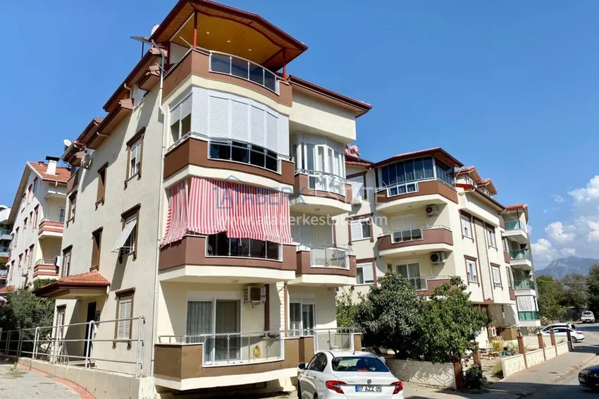 Дуплекс в районе Газипаша трехкомнатный в жилом доме  1 