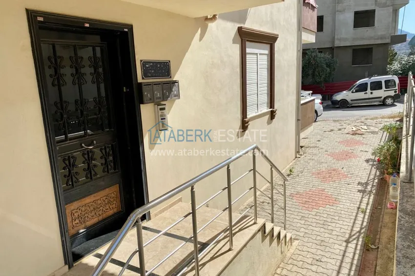 Дуплекс в районе Газипаша трехкомнатный в жилом доме  3 