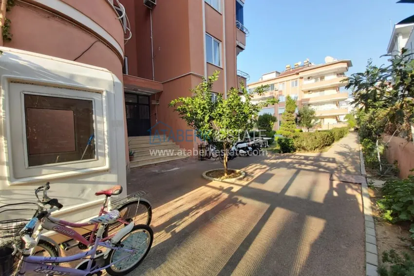 Квартира в районе Оба с мебелью и видом на горы в жилом комплексе  4 