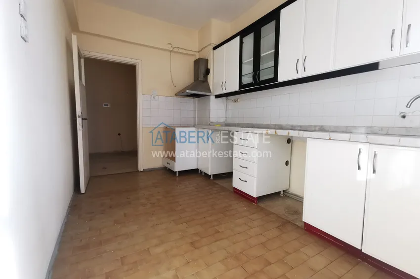 Приобрести Квартира в центре Алании с отдельной кухней и видом на море - первая береговая 8 