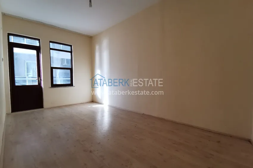 Приобрести Квартира в центре Алании с отдельной кухней и видом на море - первая береговая 9 