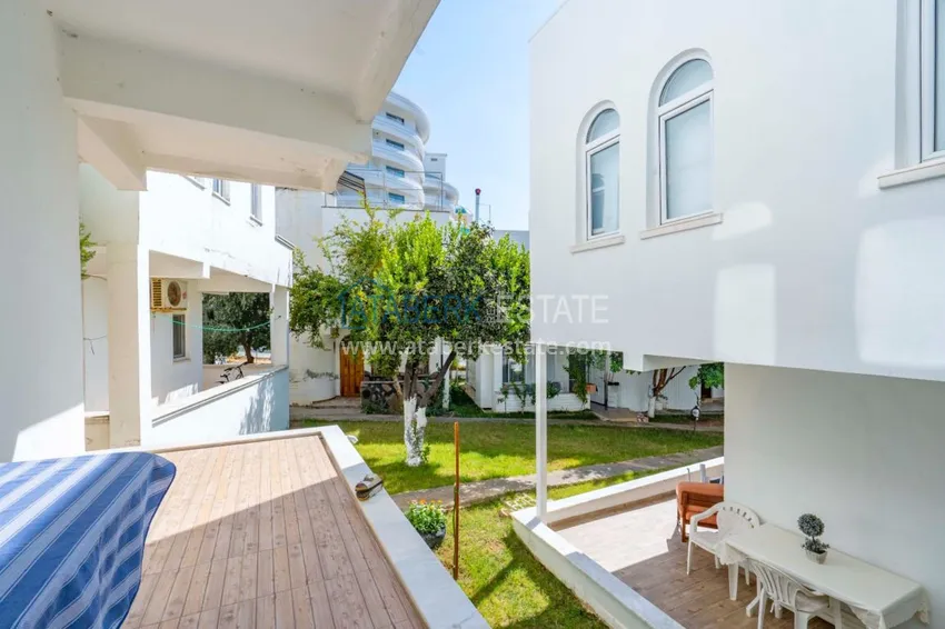 Двухэтажная квартира в районе Окурджалар в комплексе закрытого типа 10 