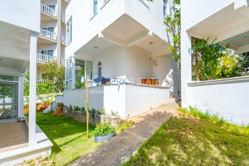 Двухэтажная квартира в районе Окурджалар в комплексе закрытого типа 11 