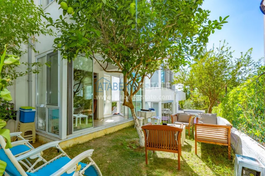 Двухэтажная квартира в районе Окурджалар в комплексе закрытого типа 12 