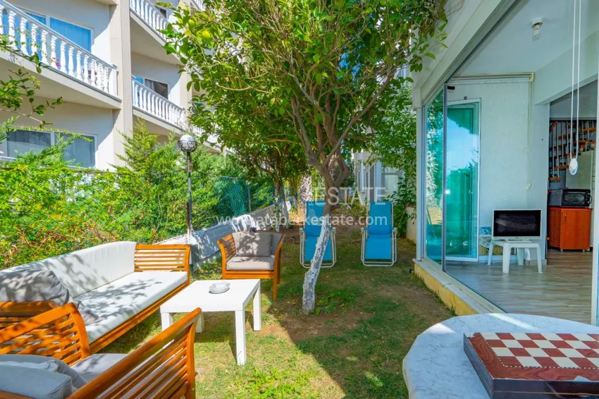 Двухэтажная квартира в районе Окурджалар в комплексе закрытого типа 14 