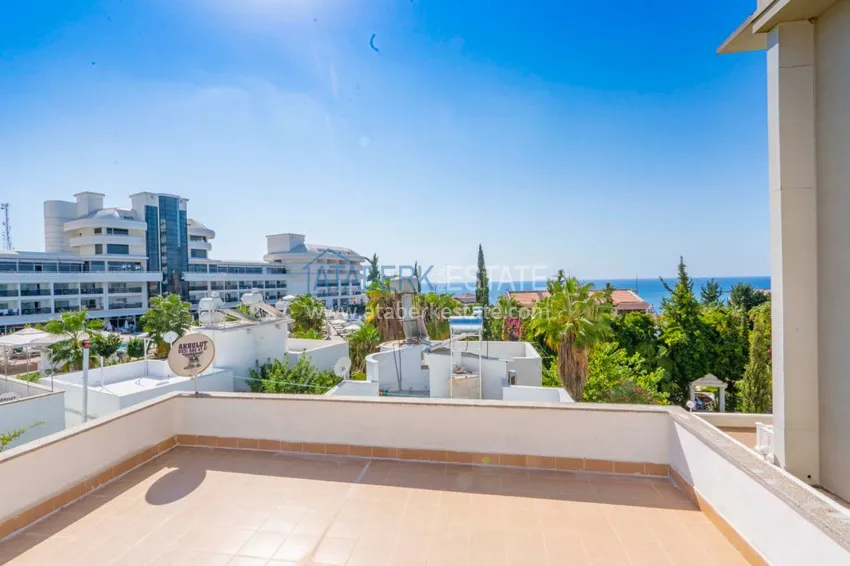 Приобрести Двухэтажная квартира в районе Окурджалар в комплексе закрытого типа 12 