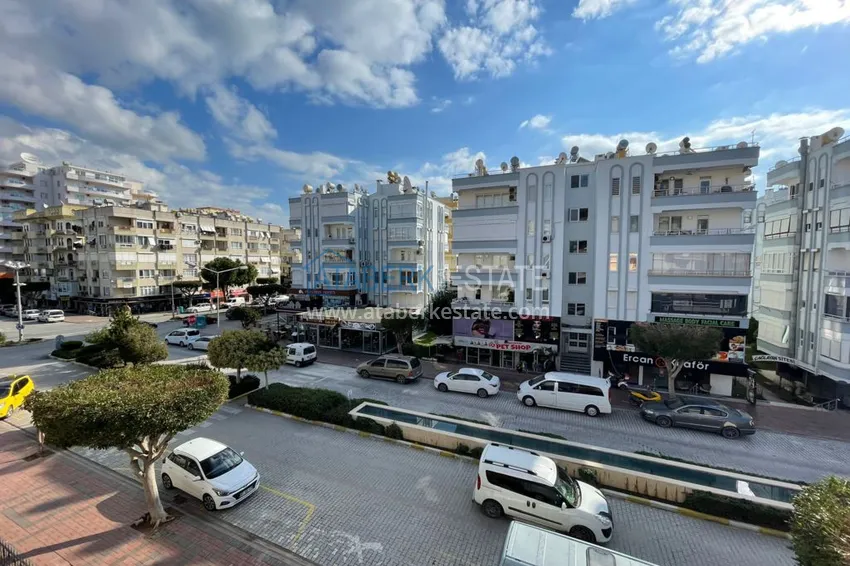 Приобрести Трехкомнатная квартира с мебелью на второй береговой линии в Махмутларе, Алания, 100 м2 19 