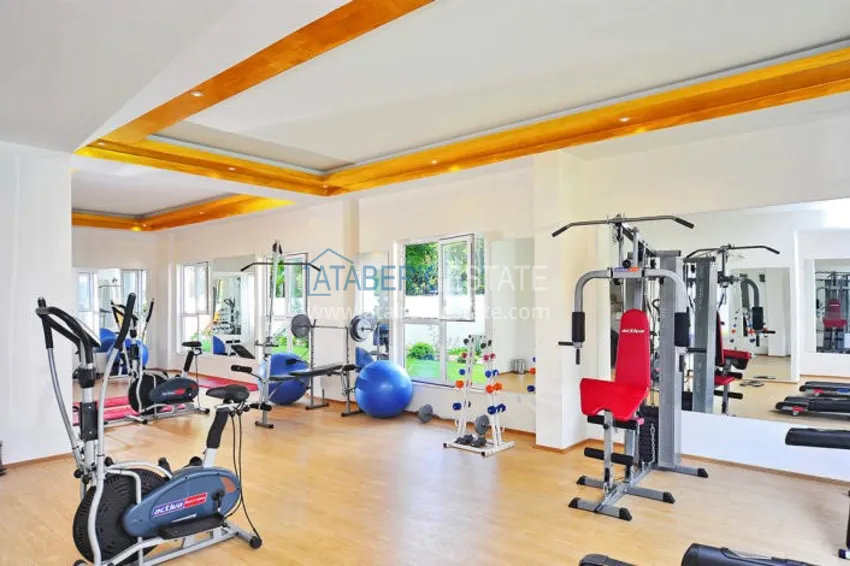 Пентхаус-дуплекс в районе Кестель с мебелью – первая береговая линия  16 