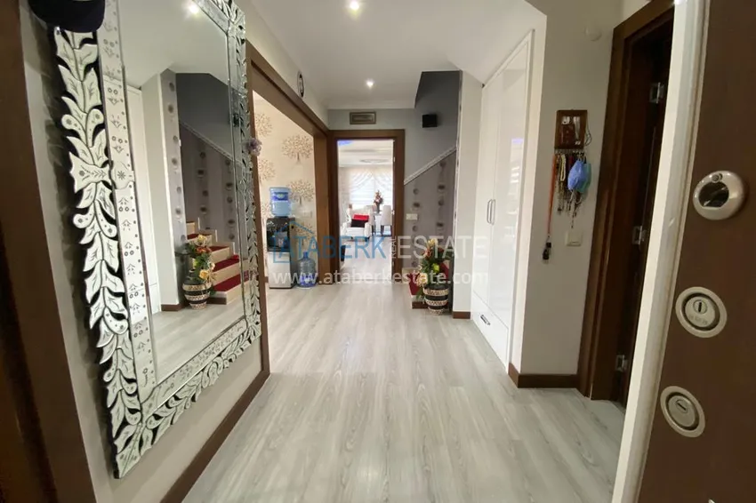 Приобрести Видовой пентхаус в Оба с отдельной кухней, мебелью и открытым видом на море и горы 1 