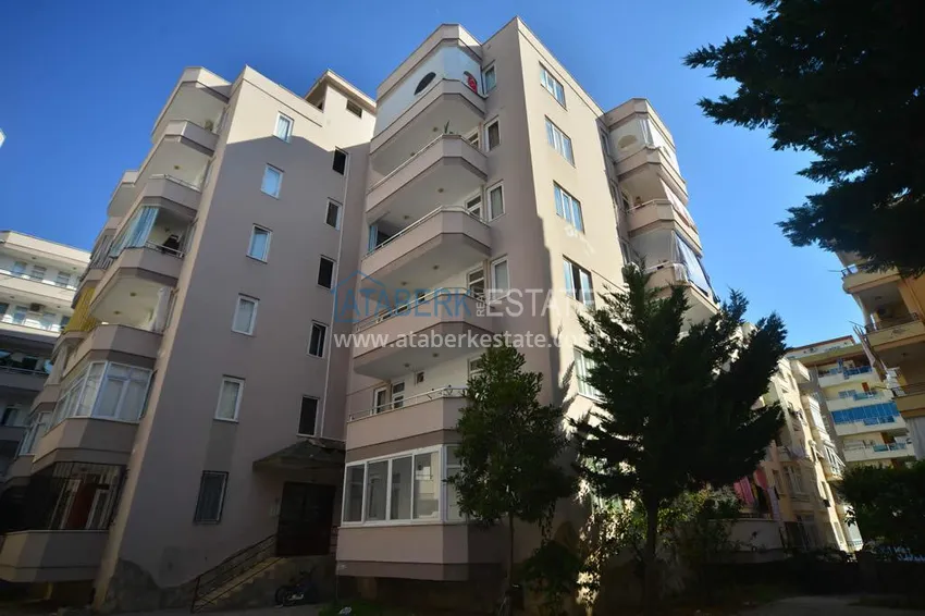 Квартира в Махмутларе трехкомнатная с отдельной кухней, рядом с морем 1 