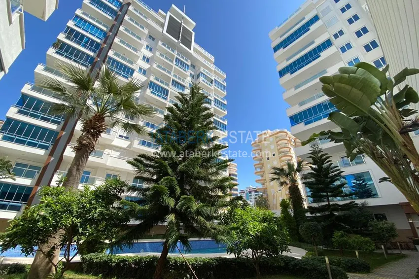 Квартира в Махмутларе трехкомнатная рядом с морем – 150 метров 1 