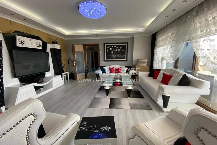 Приобрести Видовой пентхаус в Оба с отдельной кухней, мебелью и открытым видом на море и горы 2 