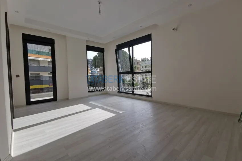 Квартира в центре Алании с чистовой отделкой и отдельной кухней в новостройке 1 