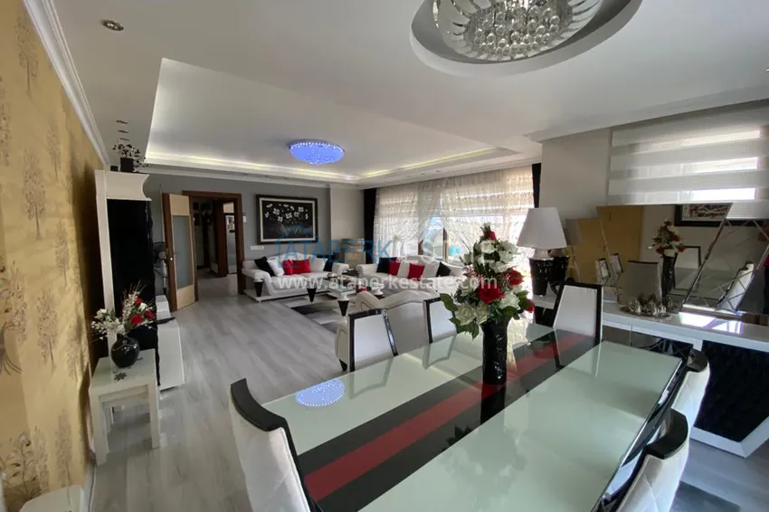 Приобрести Видовой пентхаус в Оба с отдельной кухней, мебелью и открытым видом на море и горы 4 