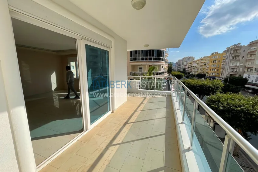 Приобрести Квартира в Махмутларе трехкомнатная рядом с морем – 150 метров 4 