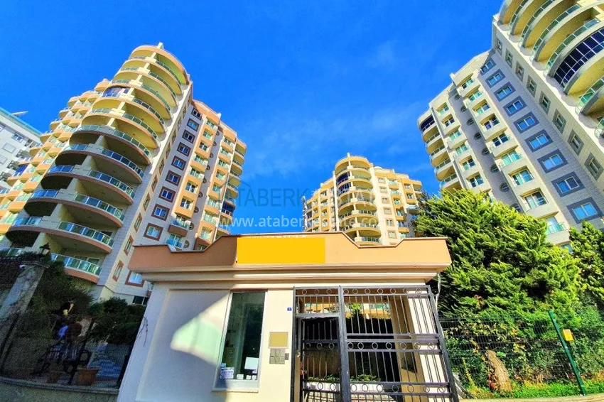 Квартира в Махмутларе с мебелью, застекленным балконом и видом на море  6 