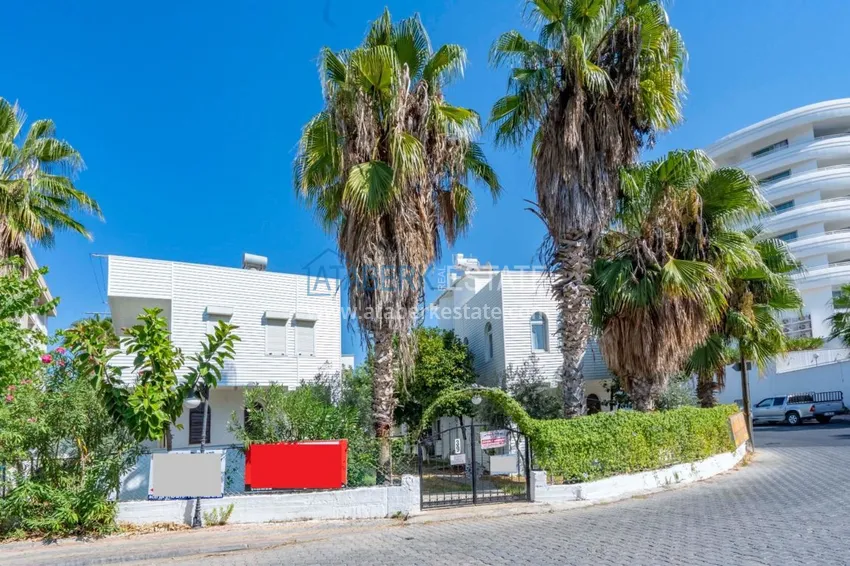 Двухэтажная квартира в районе Окурджалар в комплексе закрытого типа 6 