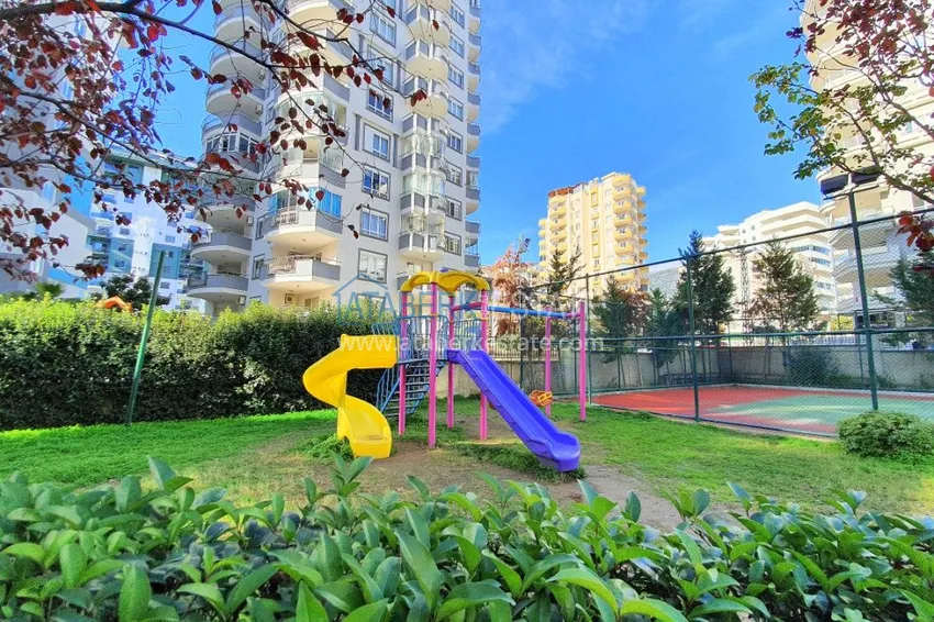 Квартира в Махмутларе с мебелью, застекленным балконом и видом на море  8 