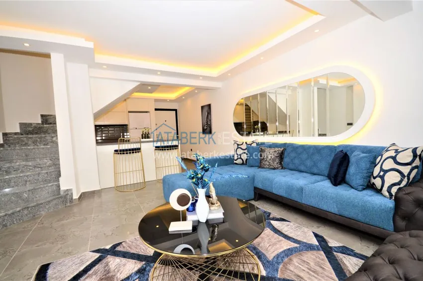 Приобрести Таунхаус в центре Алании с мебелью и роскошными видовыми характеристиками  7 