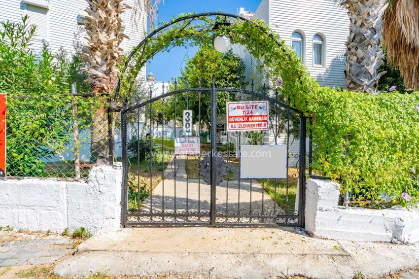 Двухэтажная квартира в районе Окурджалар в комплексе закрытого типа 7 