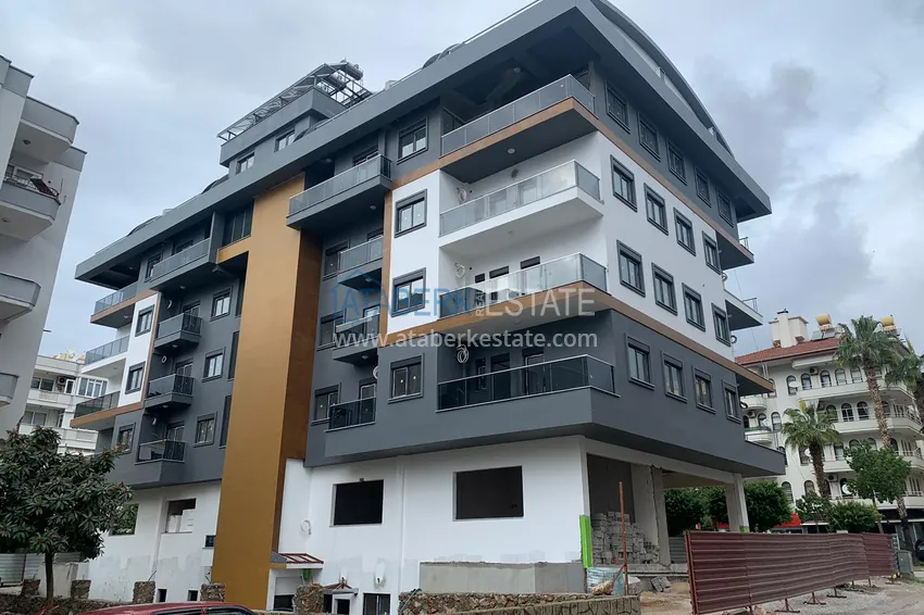 Квартира в центре Алании с чистовой отделкой и отдельной кухней - новостройка  1 