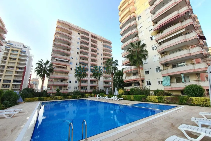 Квартира в Махмутларе трехкомнатная меблированная с авторским ремонтом 1 