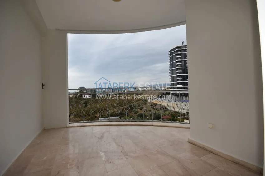 Приобрести Квартира в Махмутларе с мебелью и видом на море и горы в жилом комплексе 16 