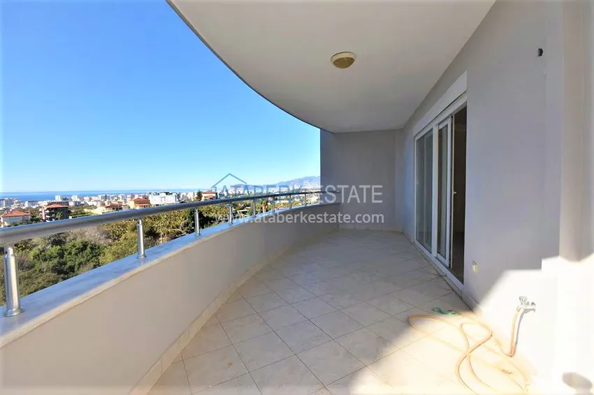 Приобрести Квартира в Махмутларе трехкомнатная с видом на море в благоустроенном комплексе 17 