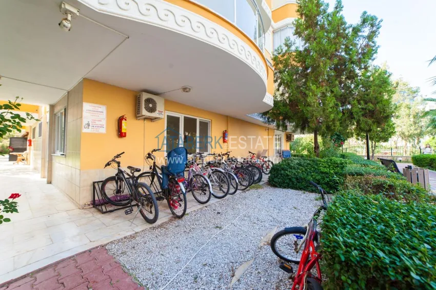 Квартира в Махмутларе меблированная с видом на горы и море в комплексе на первой линии 19 