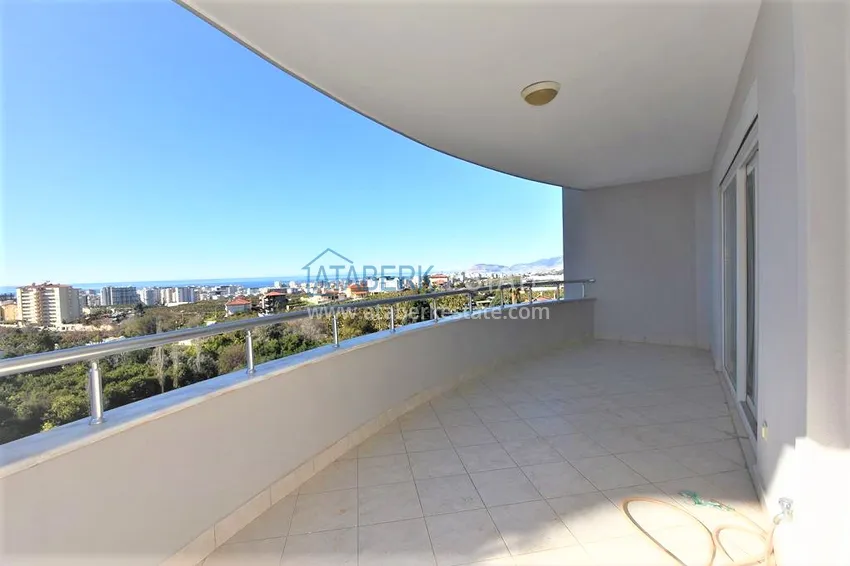 Приобрести Квартира в Махмутларе трехкомнатная с видом на море в благоустроенном комплексе 18 