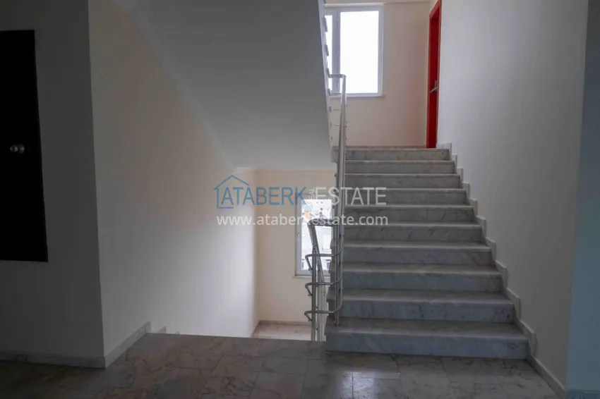 Квартира в Махмутларе меблированная с видом на горы и море в комплексе на первой линии 22 