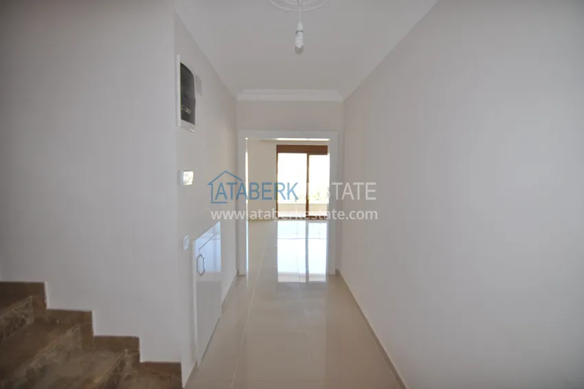 Приобрести Дуплекс в Кестеле с чистовой отделкой в 200 метрах от моря 1 