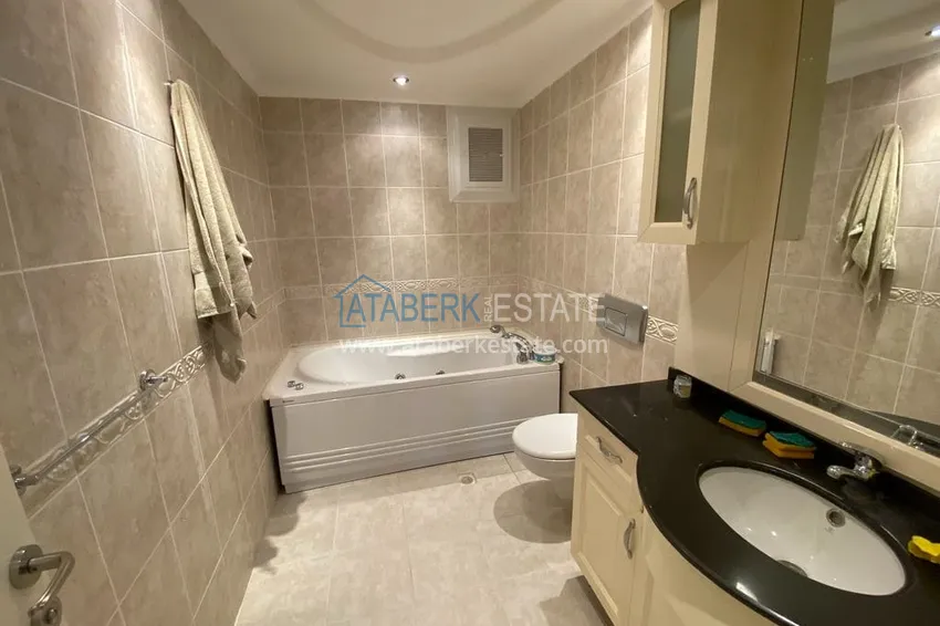 Приобрести Квартира в Махмутларе меблированная с видом на горы и море в комплексе на первой линии 9 