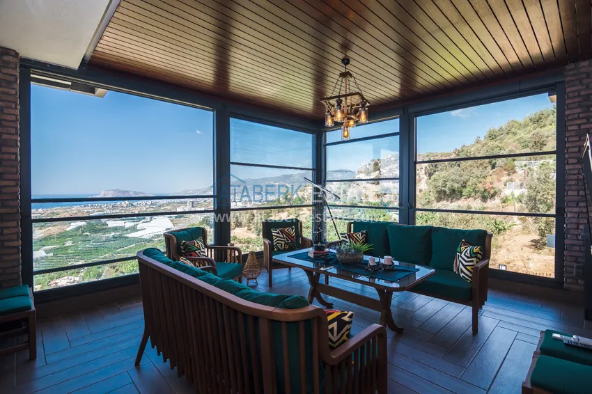 Приобрести Отдельно стоящая трехэтажная вилла в районе Кестель. С правом на гражданство!  15 