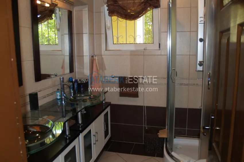 Приобрести Вилла в Алании, район Тюрклер с мебелью и бассейном на крыше 16 