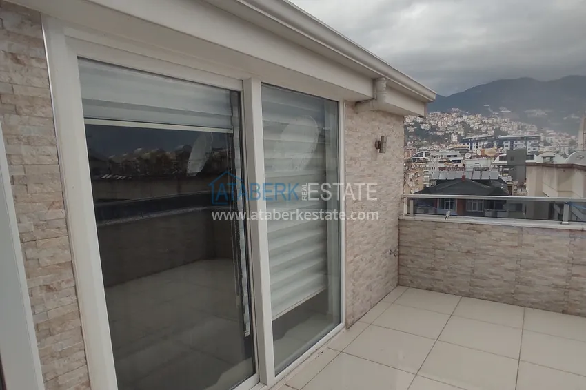 Приобрести Квартиры-пентхаусы в Алании с мебелью, район пляжа Клеопатра  17 