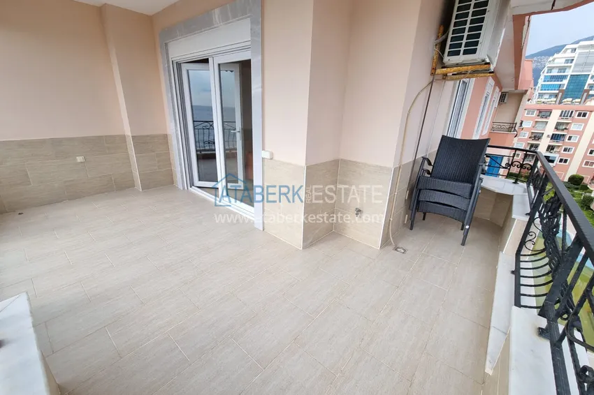 Приобрести Пентхаус в Махмутларе с видом на море и горы в резиденции на первой береговой 16 