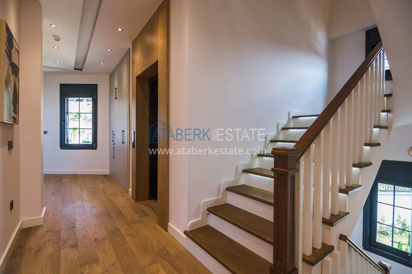 Приобрести Отдельно стоящая трехэтажная вилла в районе Кестель. С правом на гражданство!  20 