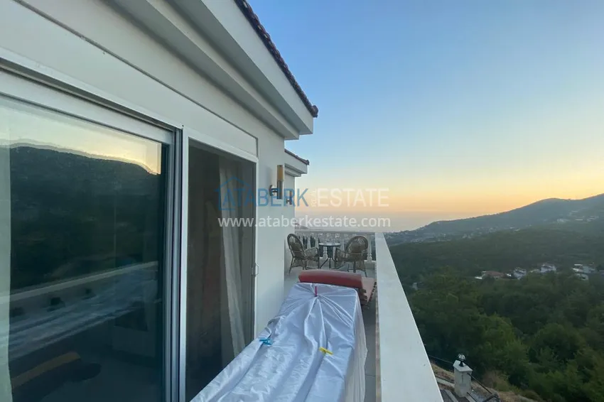 Приобрести Срочная продажа! Вилла в Алании район Тепе меблированная с право на получение гражданства 20 